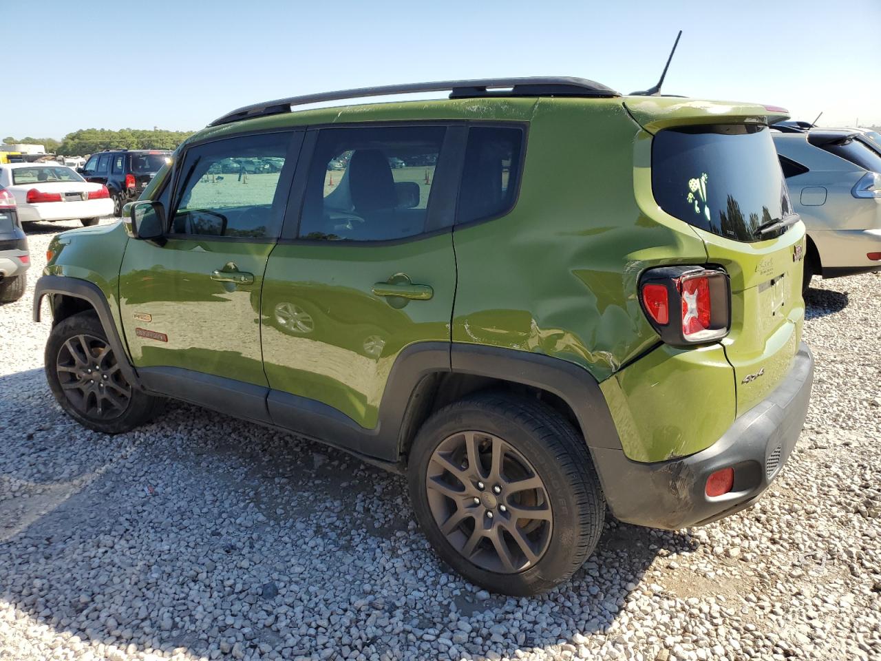 2016 Jeep Renegade Latitude vin: ZACCJBBT6GPD81337