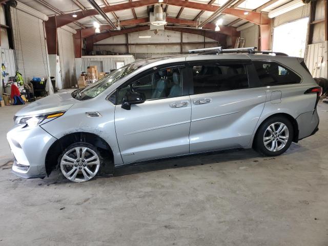 2021 Toyota Sienna XSE