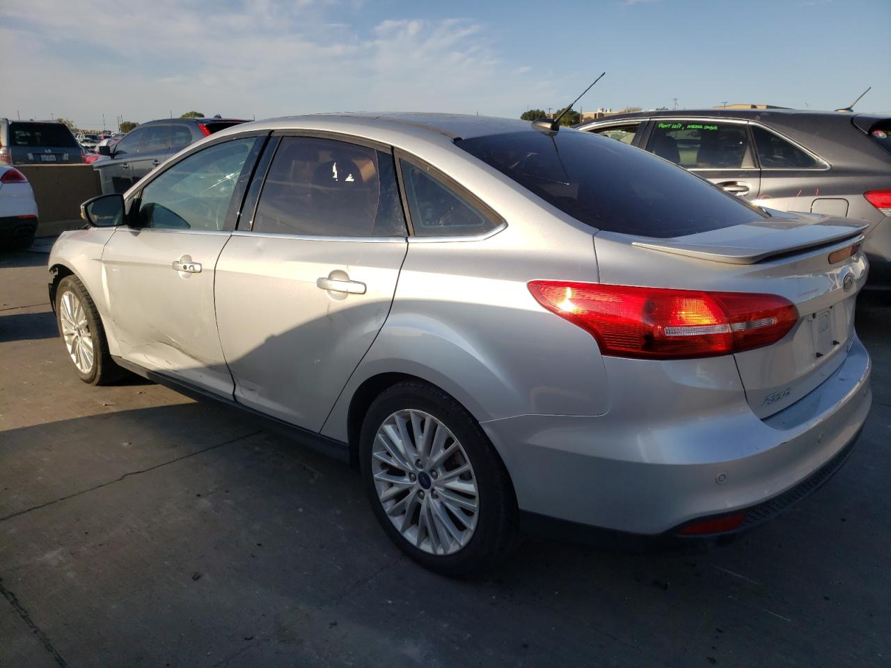 1FADP3J23GL309989 2016 Ford Focus Titanium