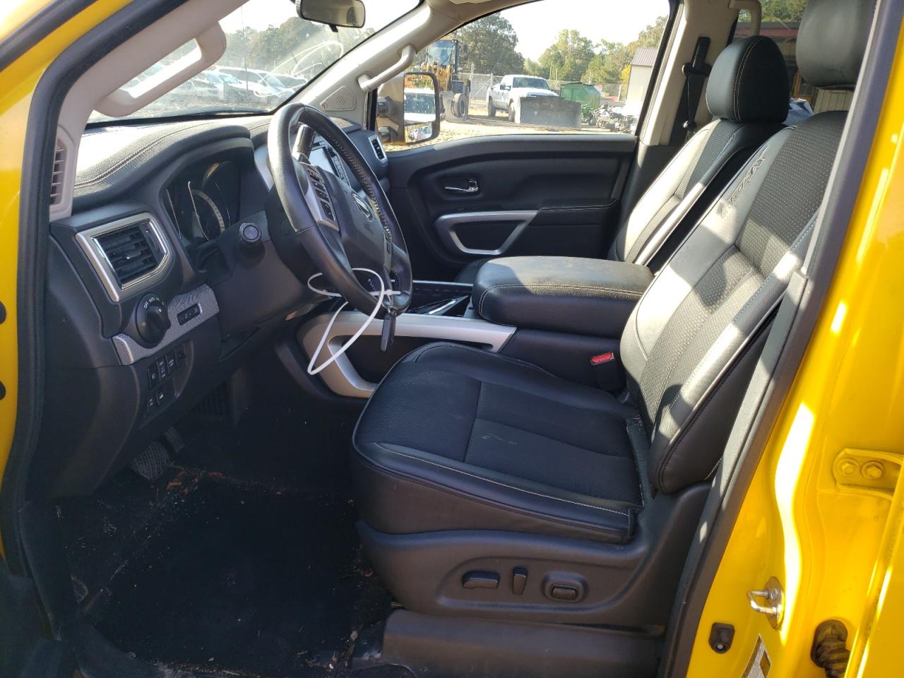 1N6AA1E56JN519941 2018 Nissan Titan Sv