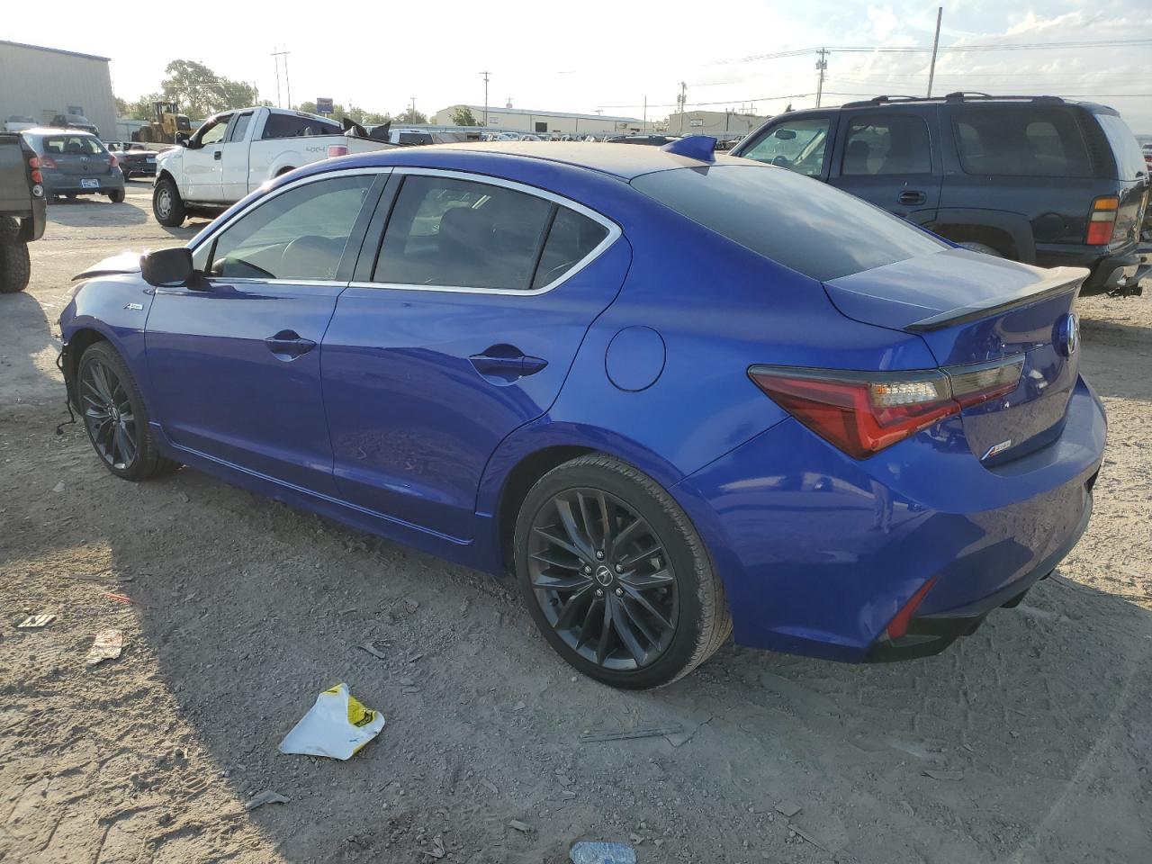 19UDE2F89NA002568 Acura ILX PREMIU 2