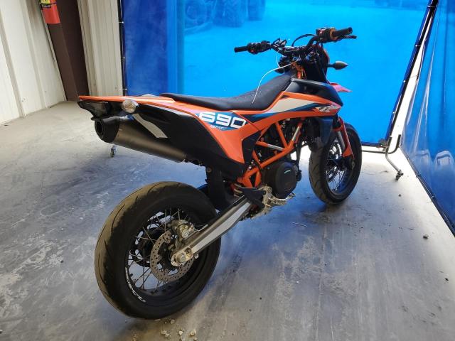 2023 KTM 690 SMC R VBKLSV400PM745007