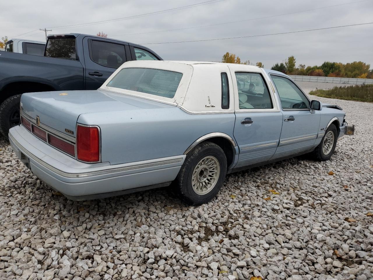 1LNLM81W3VY625323 1997 Lincoln Town Car Executive