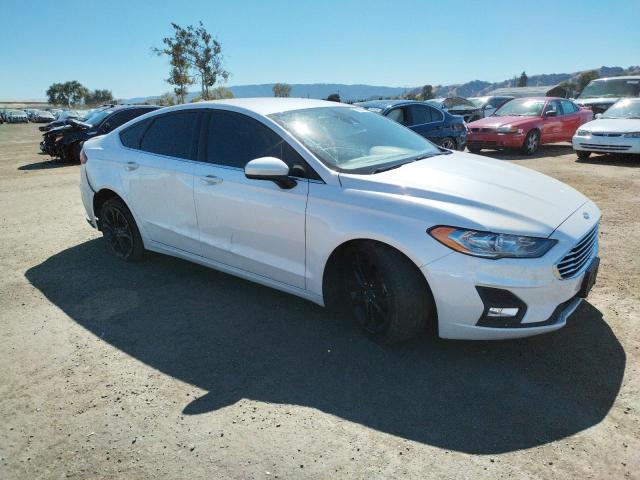 3FA6P0HD6KR276639 Ford Fusion SE 4