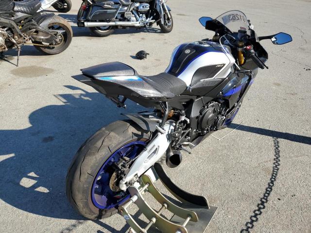 2022 YAMAHA YZFR1M C - JYARN67Y8NA000395