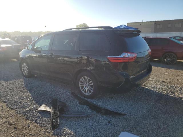 5TDYZ3DC8HS787609 Toyota SIENNA XLE