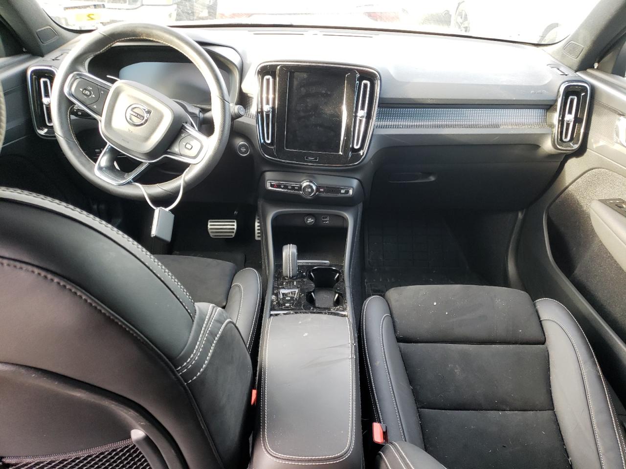 2021 Volvo Xc40 T5 R-Design vin: YV4162UM3M2497550