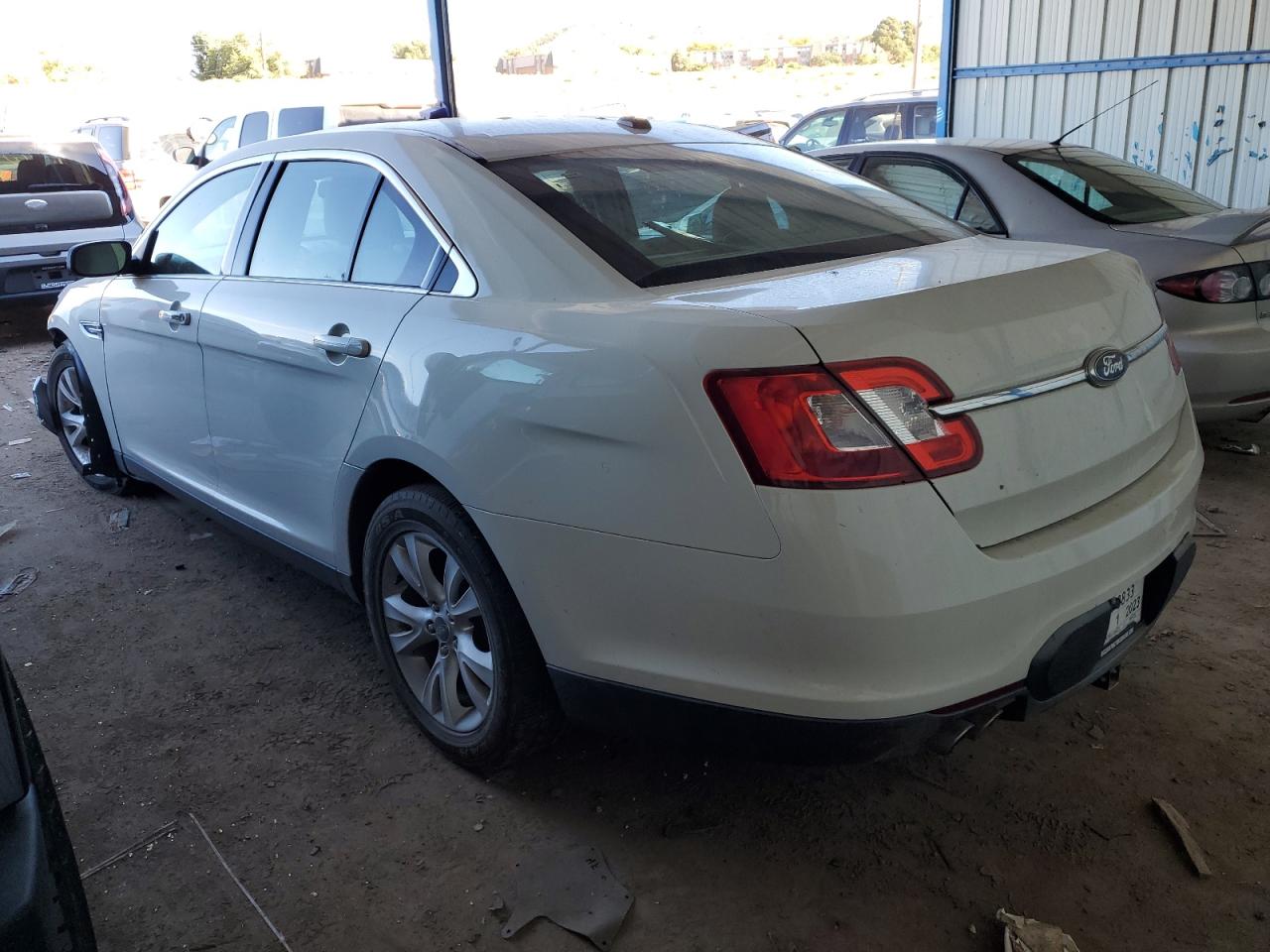 1FAHP2HW3BG156035 2011 Ford Taurus Sel