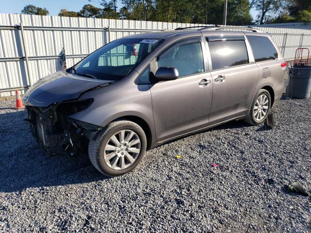 2012 Toyota Sienna XLE