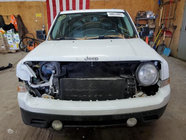 1C4NJRFB8GD672908 Jeep Patriot Latitude