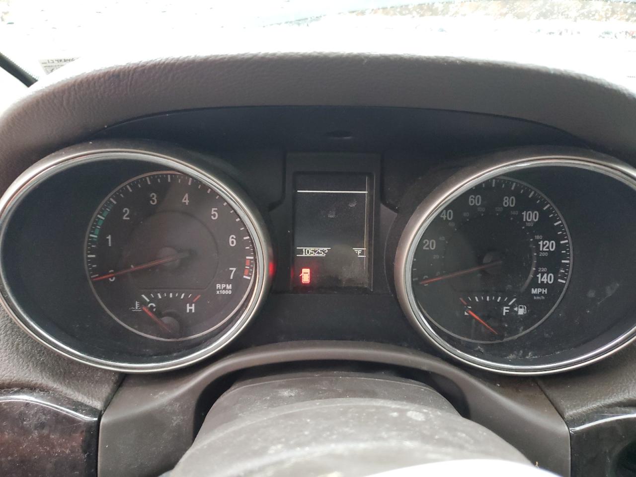 1J4RR4GG0BC520735 2011 Jeep Grand Cherokee Laredo