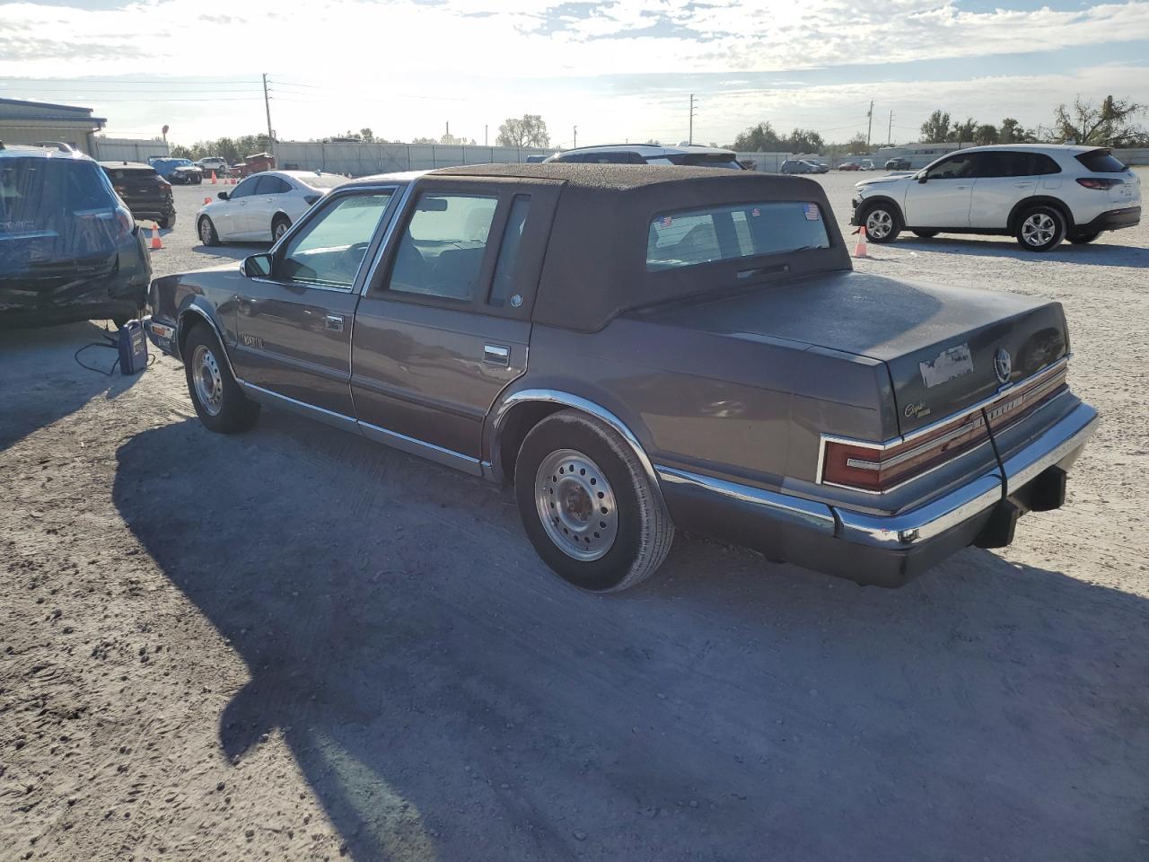 1C3XY56R2LD844892 1990 Chrysler Imperial