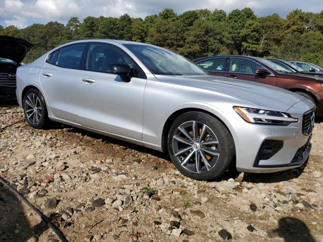 2022 VOLVO S60 B5 MOM 7JRL12TZ1NG156046