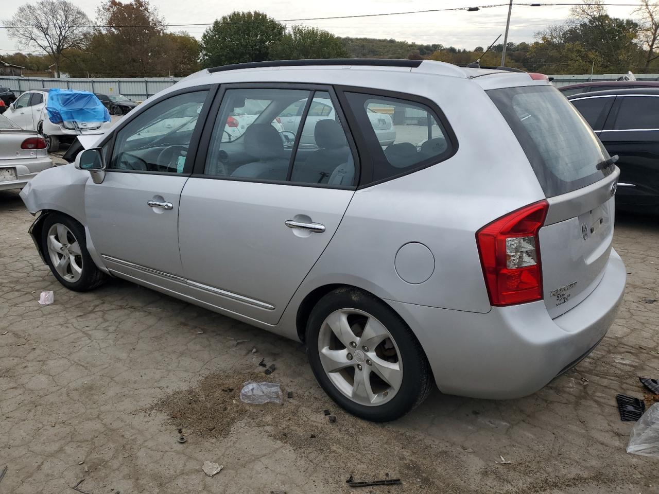 KNAFG526377097679 2007 Kia Rondo Lx