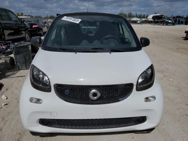 VIN WMEFJ9BA2KK359487 2019 Smart Fortwo no.5