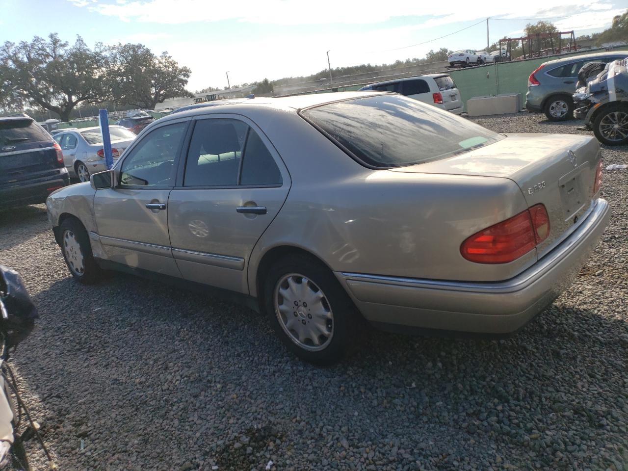 WDBJF65H3XA902049 1999 Mercedes-Benz E 320