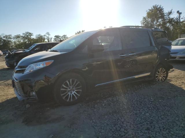 2018 Toyota Sienna XLE