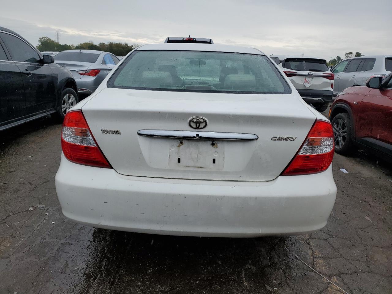 JTDBE32KX40252614 2004 Toyota Camry Le