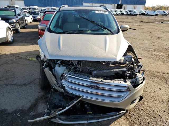 1FMCU0HD3JUD02641 Ford ESCAPE SEL