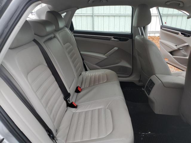 2017 VOLKSWAGEN PASSAT SEL - 1VWCT7A34HC035220