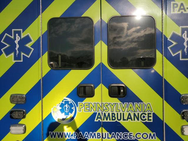 2018 Ford Econoline E350 Super Duty Cutaway Van VIN: 1FDWE3FS0JDC36692 Lot: 70103373