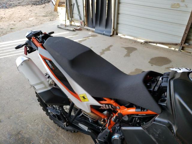 2022 KTM 890 ADVENT - VBKTR640XNM834677