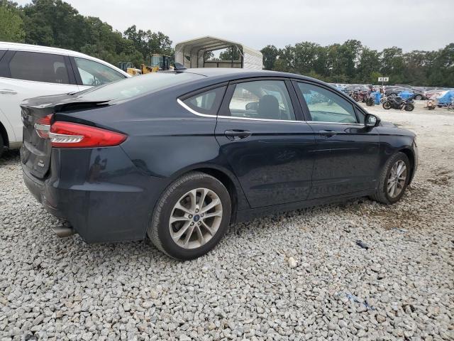 3FA6P0HD9LR109421 Ford Fusion SE 3