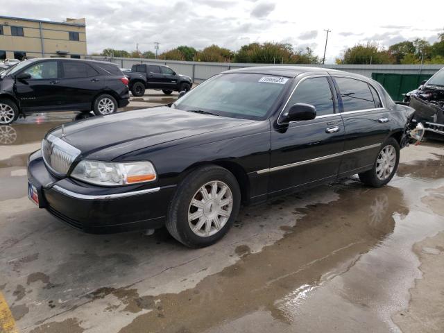 2011 Lincoln Town Car Signature Limited