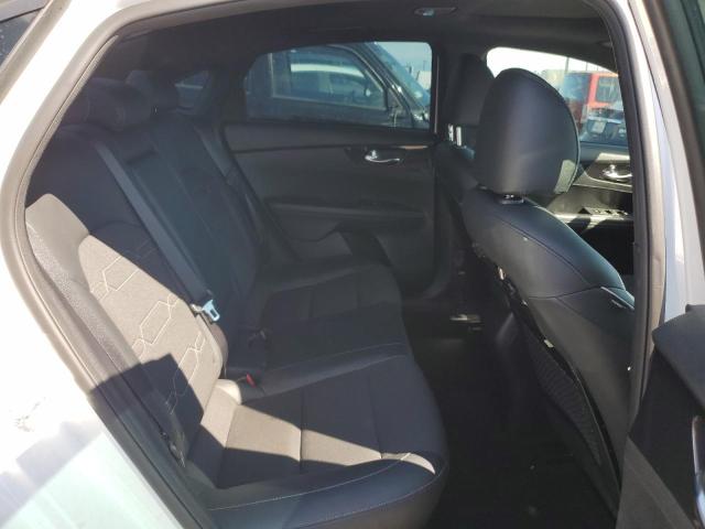 3KPF54AD5NE456045 KIA Forte Gt Line