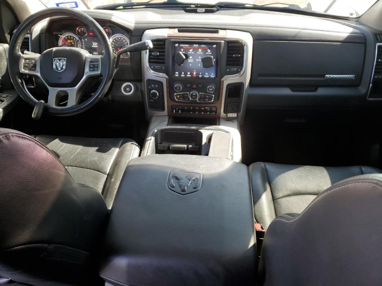 3C63RRJL6JG374164 2018 Ram 3500 Laramie