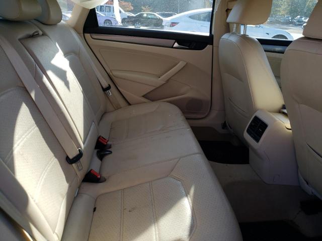Седани VOLKSWAGEN PASSAT 2014 Білий