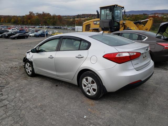 KNAFK4A61F5290675 KIA FORTE LX