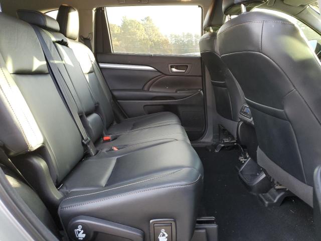  TOYOTA HIGHLANDER 2018 Сріблястий