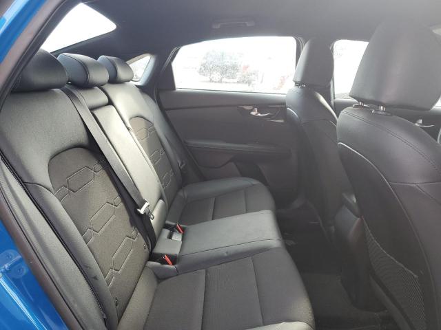 3KPF54AD4NE421884 KIA Forte Gt Line