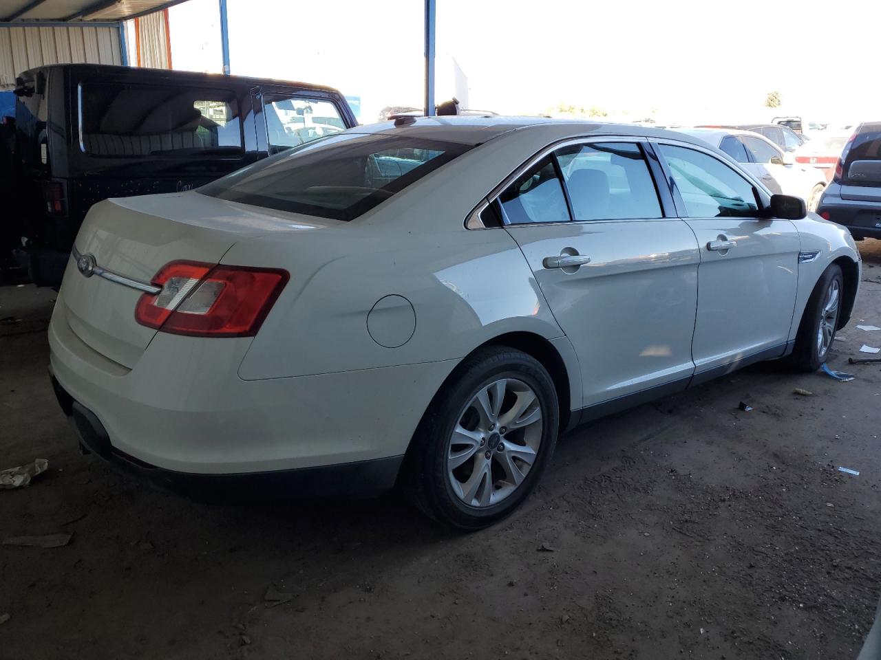 1FAHP2HW3BG156035 2011 Ford Taurus Sel