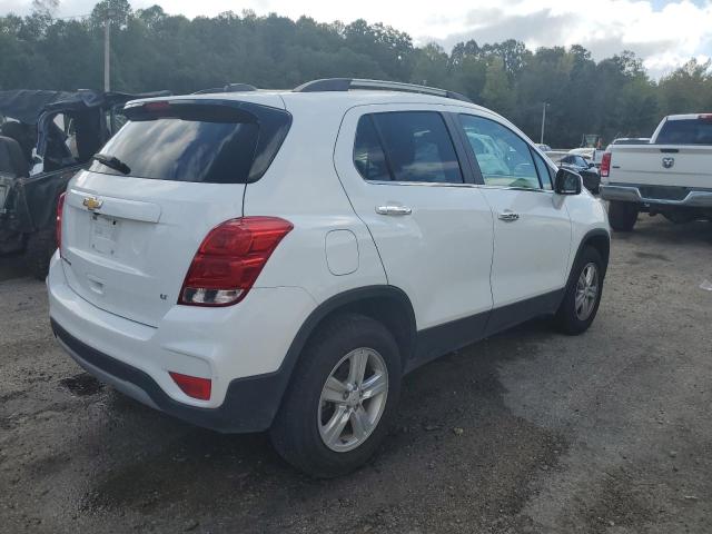 KL7CJPSB0KB753677 Chevrolet Trax 1LT 3