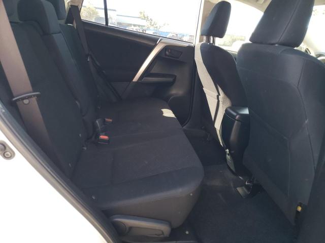 JTMZFREV7JJ752983 Toyota RAV4 LE