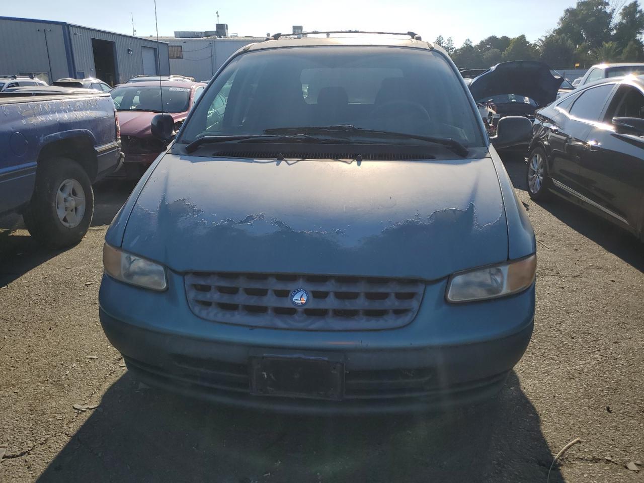 2P4FP2539TR819096 1996 Plymouth Voyager