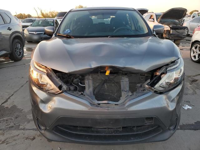 JN1BJ1CPXJW156827 Nissan Rogue Sport S