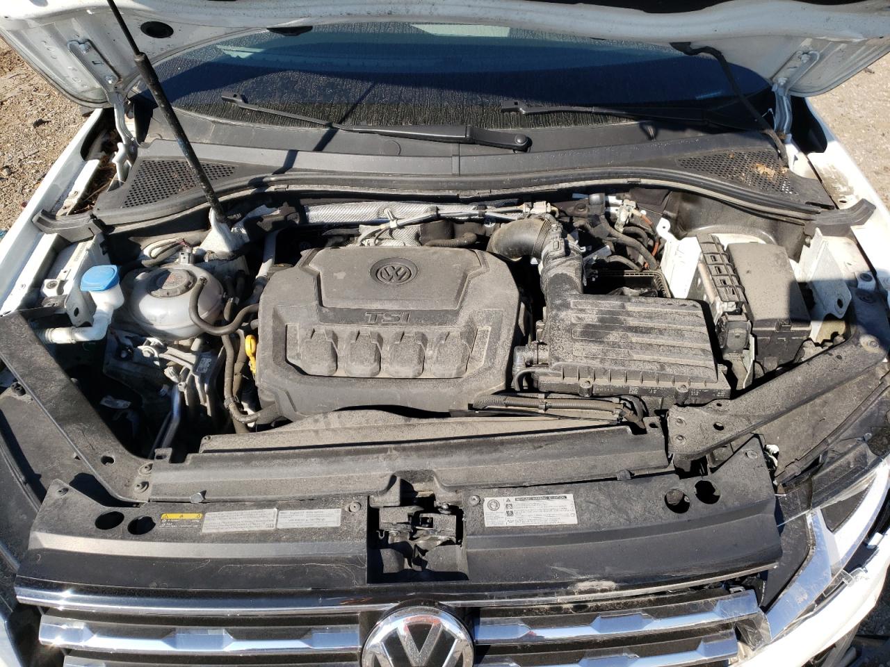 3VV2B7AX2JM049157 2018 Volkswagen Tiguan Se