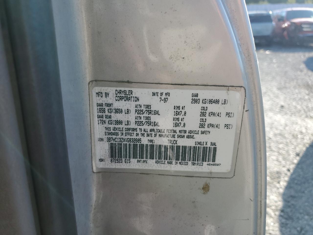 3B7HC13ZXVG832605 1997 Dodge Ram 1500