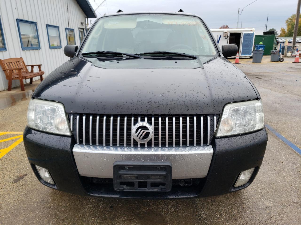 4M2YU561X5DJ30687 2005 Mercury Mariner