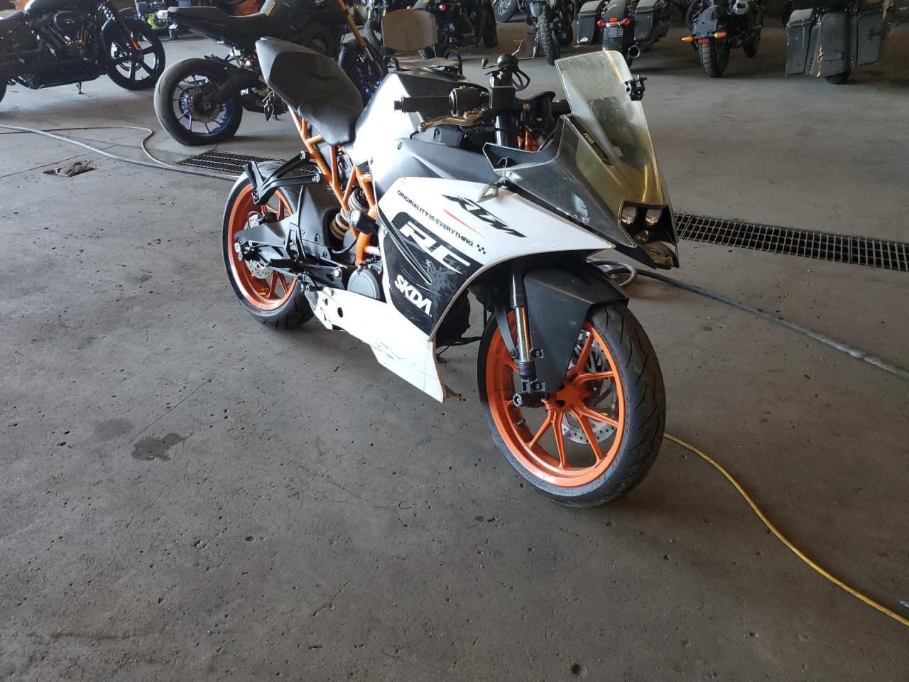 MD2JYJ406FC224291 2015 Ktm 390 Duke