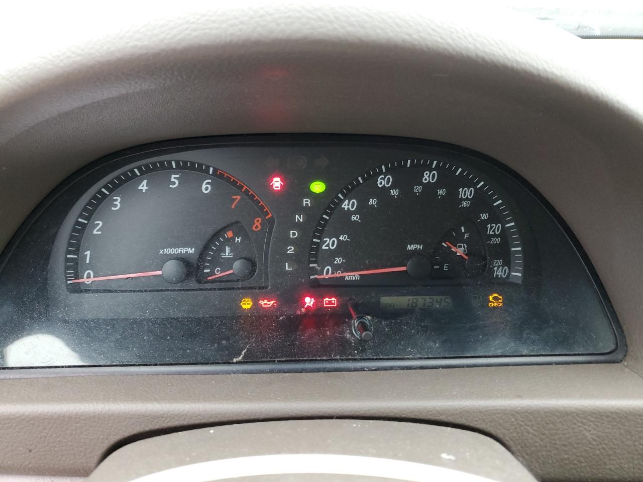 JTDBE32KX40252614 2004 Toyota Camry Le