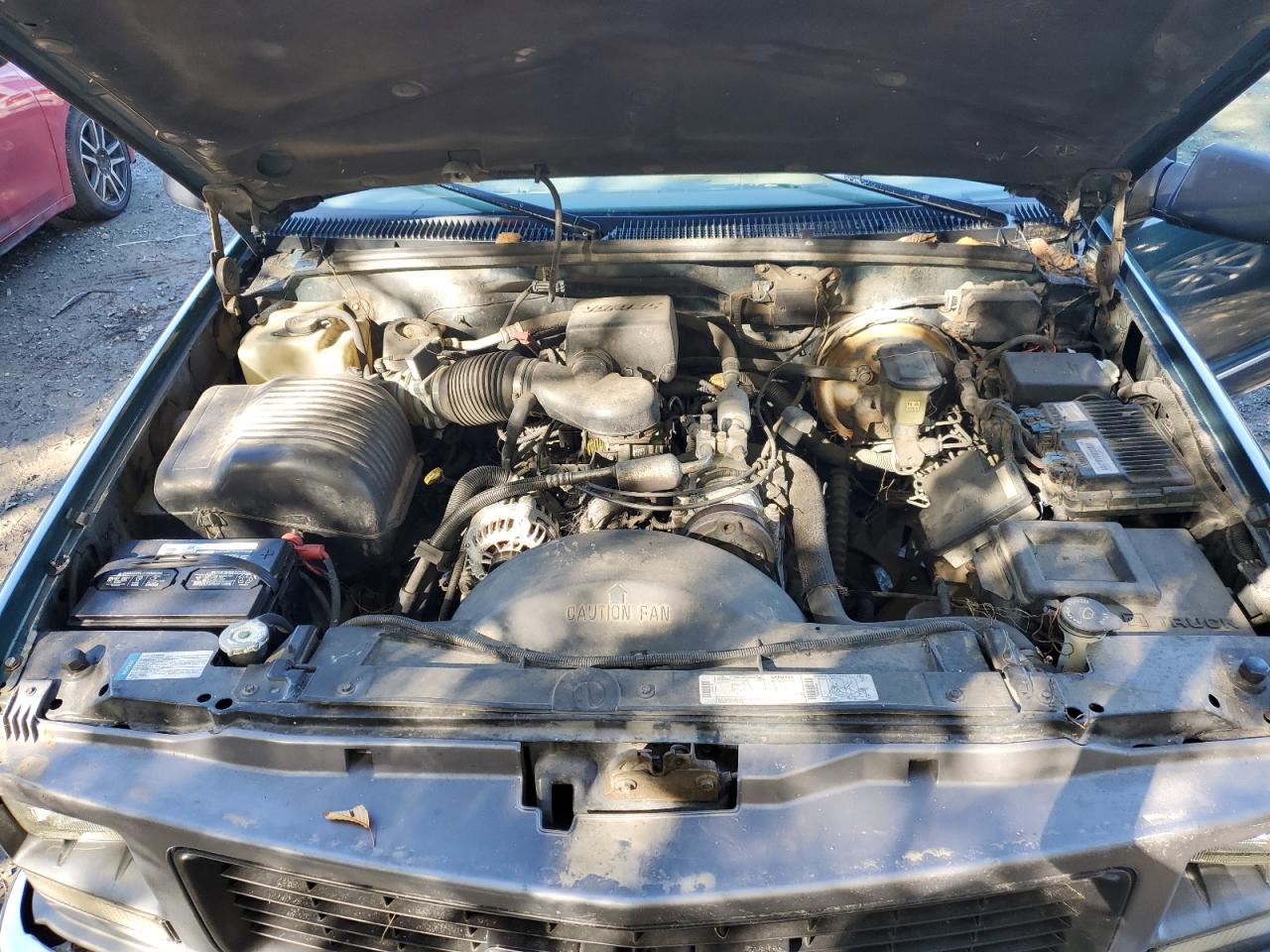 1GKEC16R9VJ728348 1997 GMC Suburban C1500