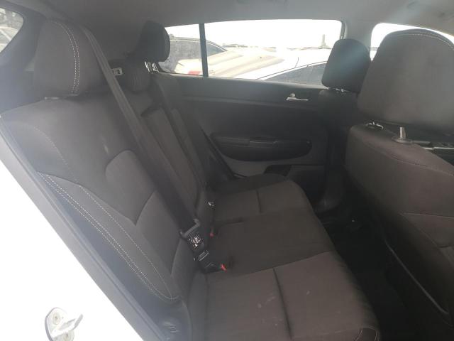 KNDPMCAC4H7168255 KIA Sportage Lx