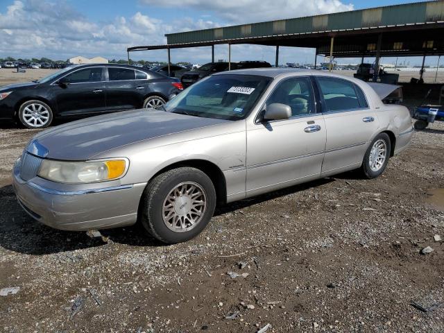 1999 Lincoln Town Car Signature