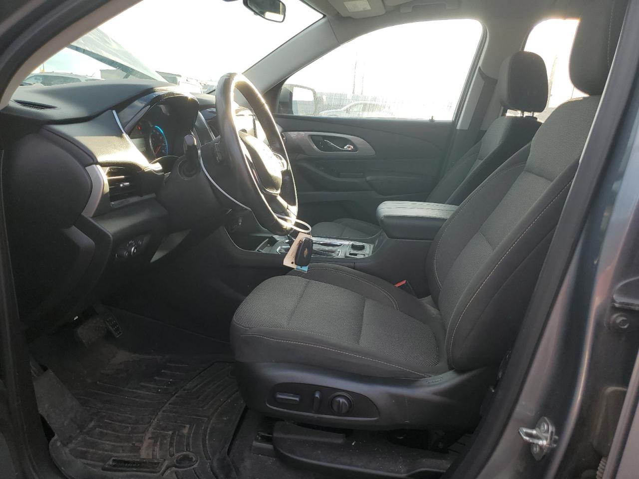 VIN: 1GNEVGKW5JJ276114 2018 CHEVROLET TRAVERSE