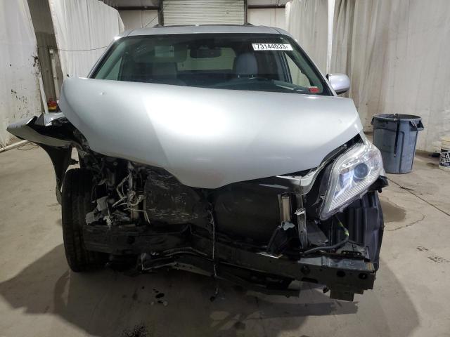 5TDYZ3DC3KS005708 Toyota SIENNA XLE