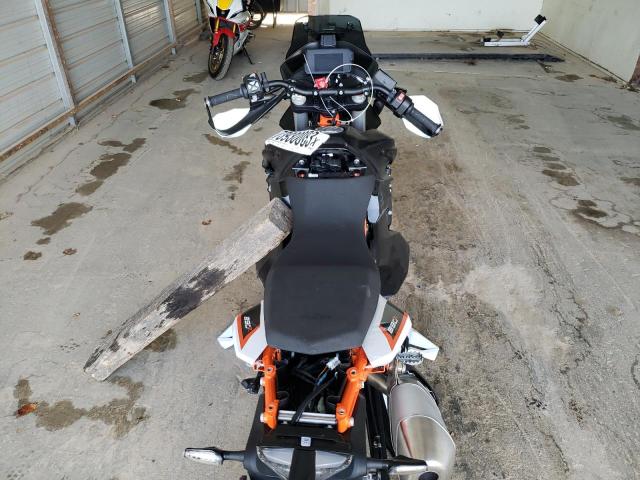 2022 KTM 890 ADVENT - VBKTR640XNM834677